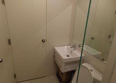 2 ห้องนอน, 2 ห้องน้ำ คอนโด ราคา ฿ 33,000/เดือน