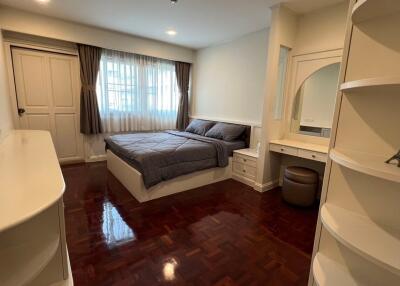 2 bed Condo in M Towers Khlong Tan Nuea Sub District C018654