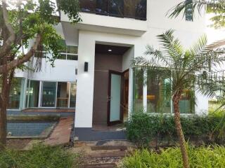 3 bed House in Nirvana Icon Wongwaen-Rama 9 Saphansung Sub District H018647