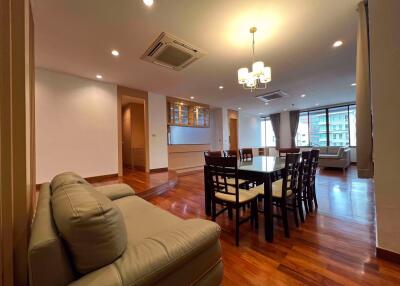 3 bed Condo in Acadamia Grand Tower Khlong Tan Nuea Sub District C018644