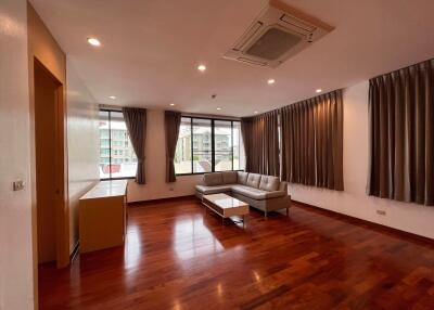 3 bed Condo in Acadamia Grand Tower Khlong Tan Nuea Sub District C018644