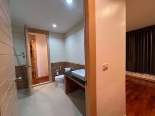 3 bed Condo in Acadamia Grand Tower Khlong Tan Nuea Sub District C018644