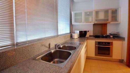 2 bed Condo in Millennium Residence Khlongtoei Sub District C018633