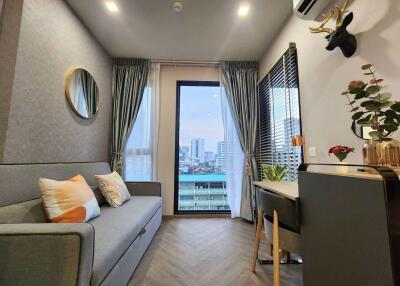 2 bed Condo in Chapter Chula-Samyan Si Phraya Sub District C018614