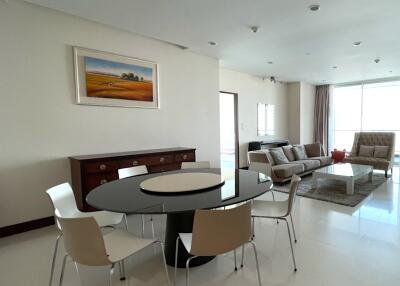 2 bed Condo in The Park Chidlom Lumphini Sub District C018605