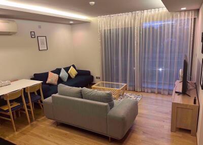 2 bed Condo in Via Botani Khlong Tan Nuea Sub District C018598