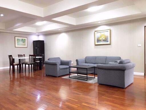 2 bed Condo in PR Home II Khlong Tan Nuea Sub District C018576