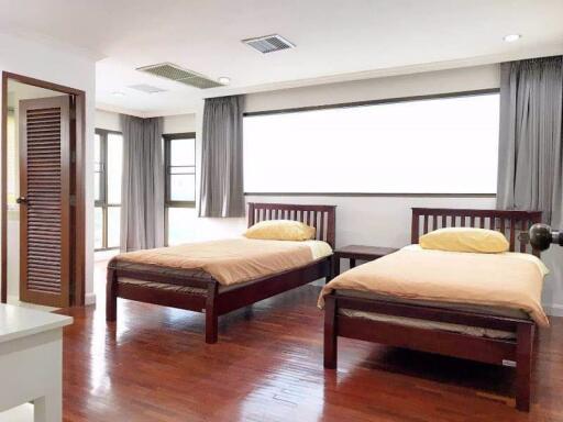 2 bed Condo in PR Home II Khlong Tan Nuea Sub District C018576