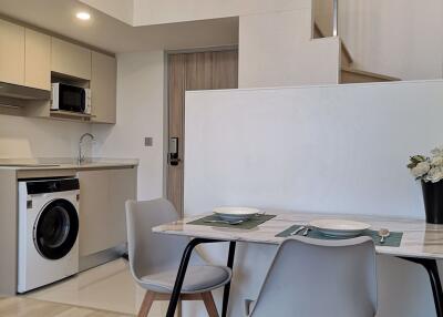 1 bed Duplex in Knightsbridge Prime Sathorn Thungmahamek Sub District D018571