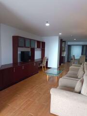 2 bed Condo in The Waterford Diamond Khlongtan Sub District C018565