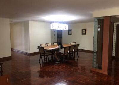 3 bed Condo in Kallista Mansion Khlong Toei Nuea Sub District C018543