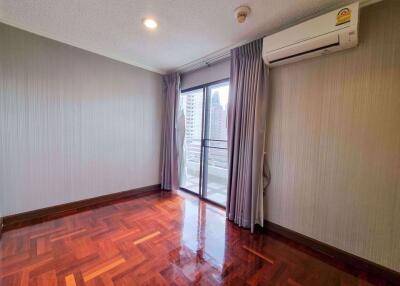 3 bed Condo in Richmond Palace Khlong Tan Nuea Sub District C018517