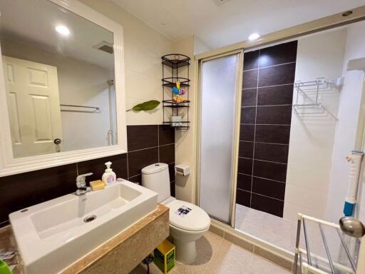 3 bed Condo in Grand Park View Khlong Toei Nuea Sub District C018514