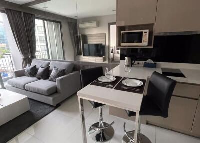 1 bed Condo in Trapezo Sukhumvit 16 Khlongtoei Sub District C018506