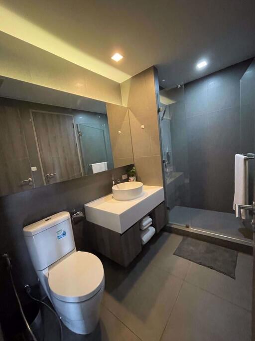 1 bed Condo in Trapezo Sukhumvit 16 Khlongtoei Sub District C018506