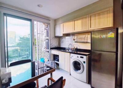 1 bed Condo in Rhythm Sathorn - Narathiwas Thungmahamek Sub District C018495