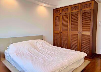 3 bed Condo in Royal Castle Khlong Tan Nuea Sub District C018486