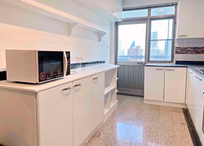 3 bed Condo in Royal Castle Khlong Tan Nuea Sub District C018486