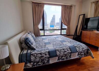 2 bed Condo in Baan Piya Sathorn Sathon District C018445