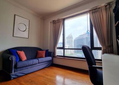 2 bed Condo in Baan Piya Sathorn Sathon District C018445