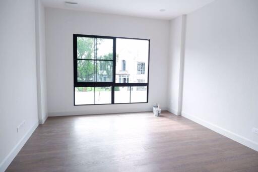 4 bed House Saphansung Sub District H018443