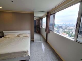 2 bed Condo in The Waterford Diamond Khlongtan Sub District C018438