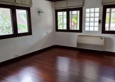 3 bed House Phrakhanongnuea Sub District H018436