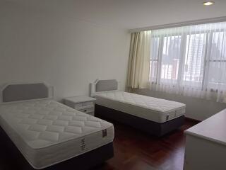 3 bed Condo in Sethiwan Palace Sukhumvit 4 Khlongtan Sub District C018432