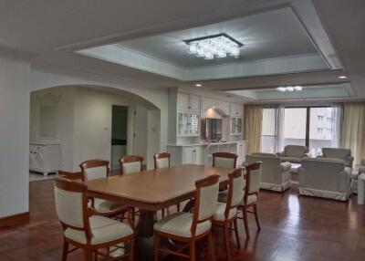 3 bed Condo in Sethiwan Palace Sukhumvit 4 Khlongtan Sub District C018432