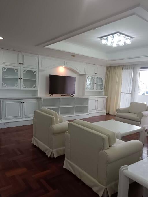 3 bed Condo in Sethiwan Palace Sukhumvit 4 Khlongtan Sub District C018432