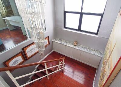 4 bed Condo in Kiarti Thanee City Mansion Khlong Toei Nuea Sub District C018415