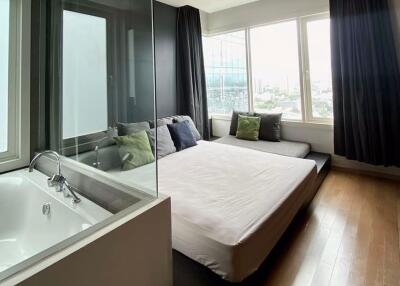 2 bed Condo in Siri at Sukhumvit Phra Khanong Sub District C018414