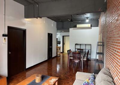 2 bed Condo in Prasanmit Condominium Khlong Toei Nuea Sub District C018409