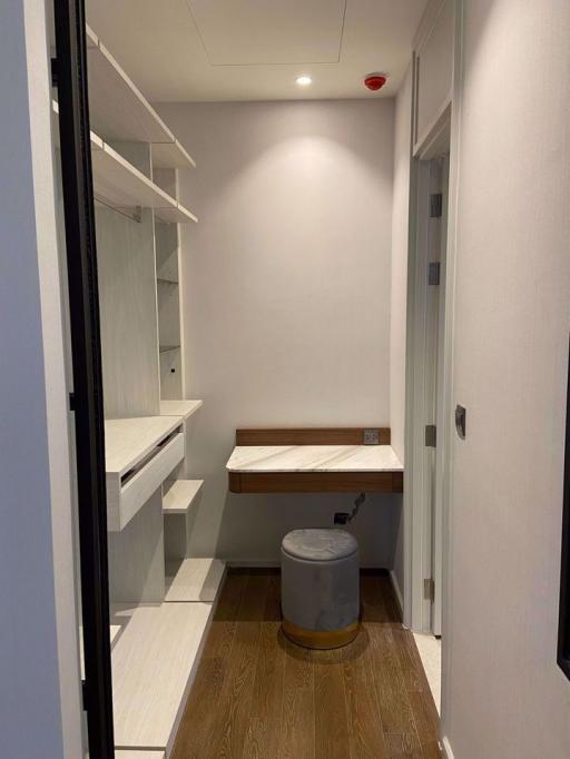 2 ห้องนอน, 2 ห้องน้ำ คอนโด ราคา ฿ 120,000/เดือน