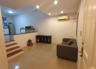 3 bed House Suanluang Sub District H018394