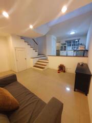 3 bed House Suanluang Sub District H018394