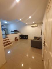 3 bed House Suanluang Sub District H018394