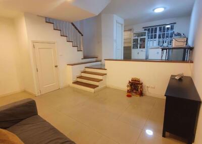 3 bed House Suanluang Sub District H018394