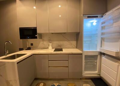 1 bed Condo in The Esse at Singha Complex Khlong Toei Nuea Sub District C018389