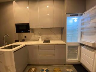 1 bed Condo in The Esse at Singha Complex Khlong Toei Nuea Sub District C018389