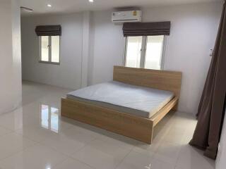 3 bed House Bangchak Sub District H018382