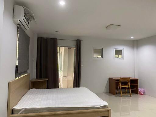 3 bed House Bangchak Sub District H018382