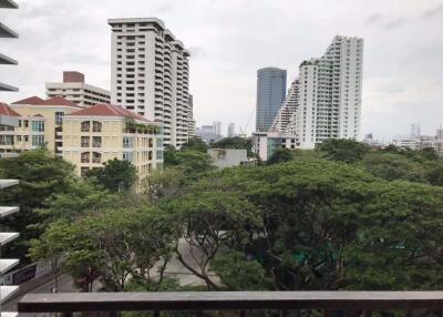 2 bed Condo in Maestro 39 Khlong Tan Nuea Sub District C018365