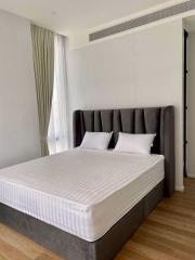 2 bed Condo in MUNIQ Langsuan Pathum Wan District C018361