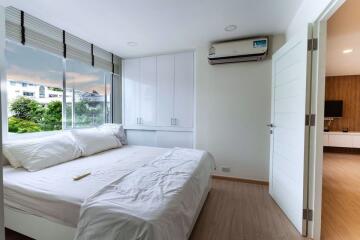 2 bed Condo in 39 Suites Khlong Tan Nuea Sub District C018348