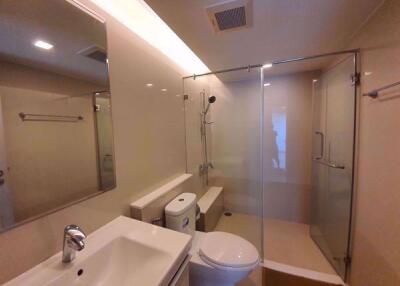 2 bed Condo in Focus Ploenchit Khlong Tan Nuea Sub District C018342