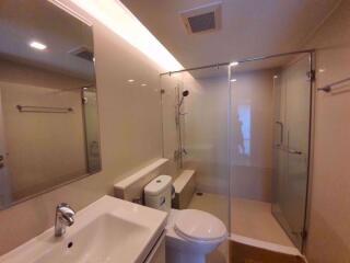 2 bed Condo in Focus Ploenchit Khlong Tan Nuea Sub District C018342