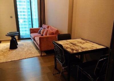 1 bed Condo in The Esse at Singha Complex Khlong Toei Nuea Sub District C018338