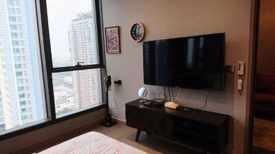 1 bed Condo in The Esse at Singha Complex Khlong Toei Nuea Sub District C018338