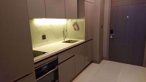 1 bed Condo in The Esse at Singha Complex Khlong Toei Nuea Sub District C018338